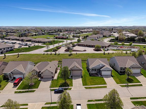 4th image of 17019 Colony Dr