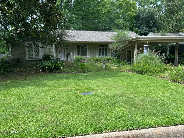 1048 Meadow Heights Dr, Jackson, MS 39206