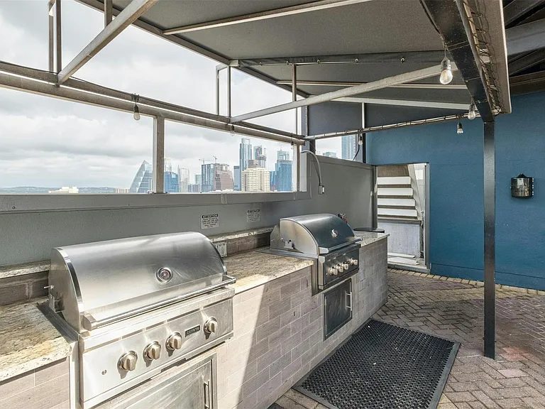 54 Rainey St #1201 — Photo 34