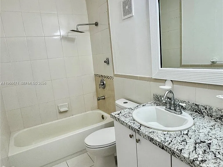 1481 NE 150th St #102 — Photo 22