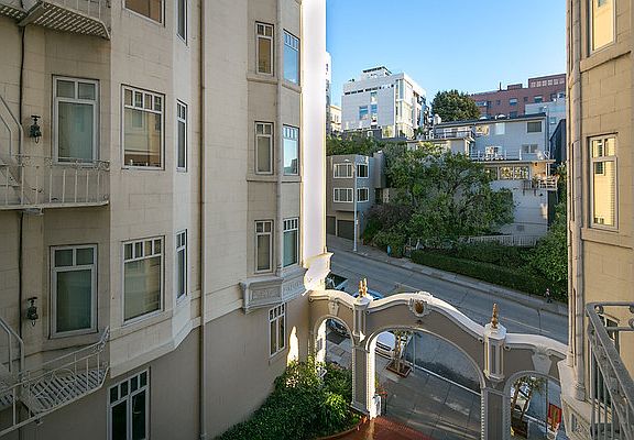 3rd image of 1360 Lombard St APT 204