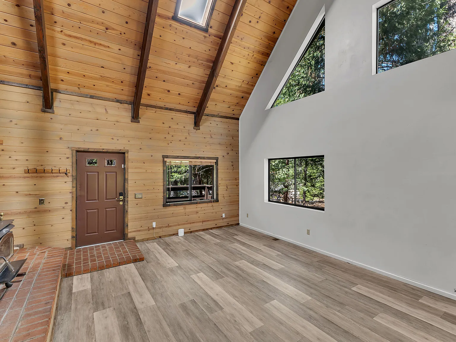 25220 Lodge Rd — Photo 4