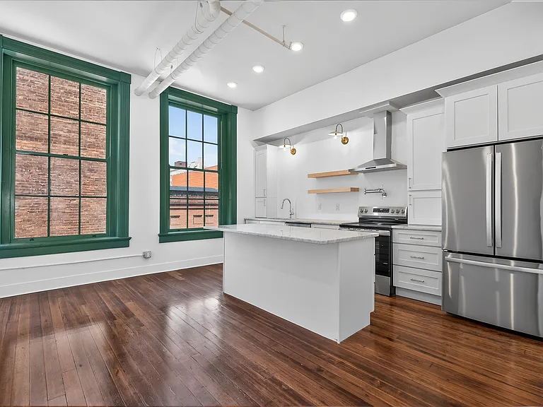 607 Main St #8 — Photo 1