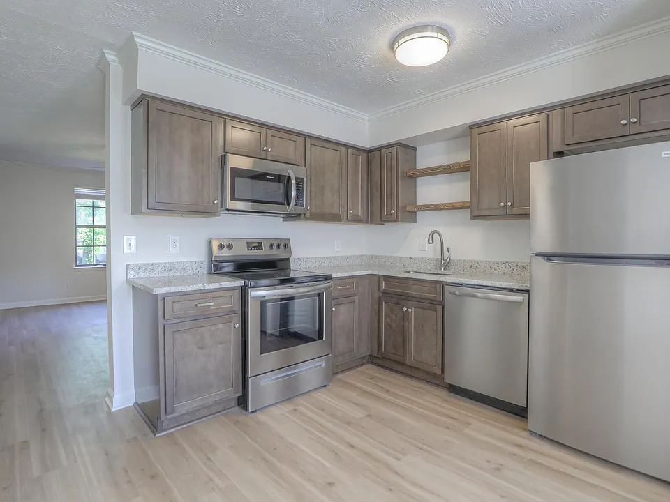 Brentwood Square Condominiums