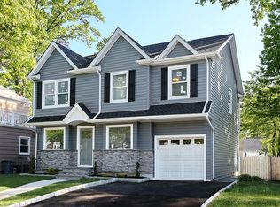 102 Becker Ave, Rochelle Park, NJ 07662