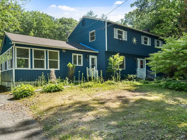 2 Laurel Rd, Haydenville, MA 01039