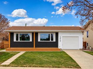 1212 S Lake Sylvan Dr SE, Calgary, AB T2J 3C8
