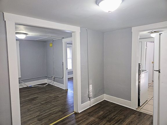 4th image of 944 1/2 15th Ave S #2