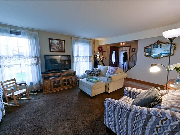 5th image of 254 Hillcrest Dr