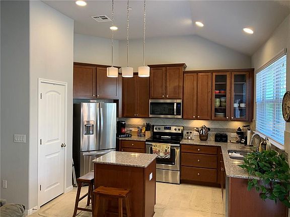 4th image of 3240 E Whitestone Blvd Unit 27