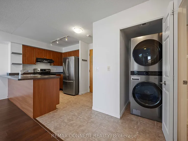 340 Watson St W #420 — Photo 20