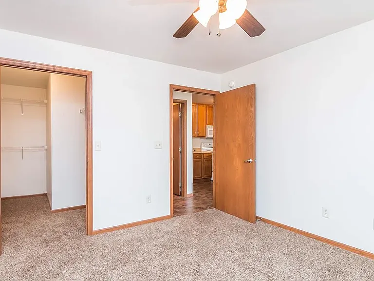 Meadows Apartments — Photo 5