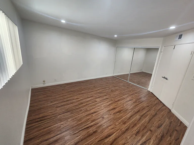 626 N Isabel St #202 — Photo 14