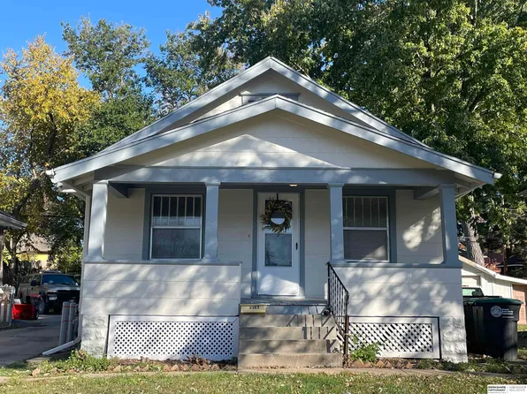 3361 N 59th St, Omaha, NE 68104