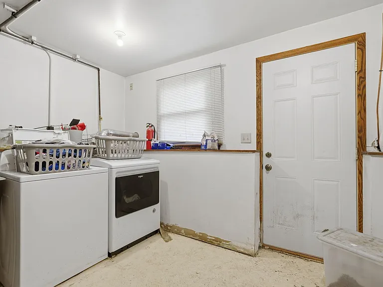 3308 Roosevelt Ct NE — Photo 20