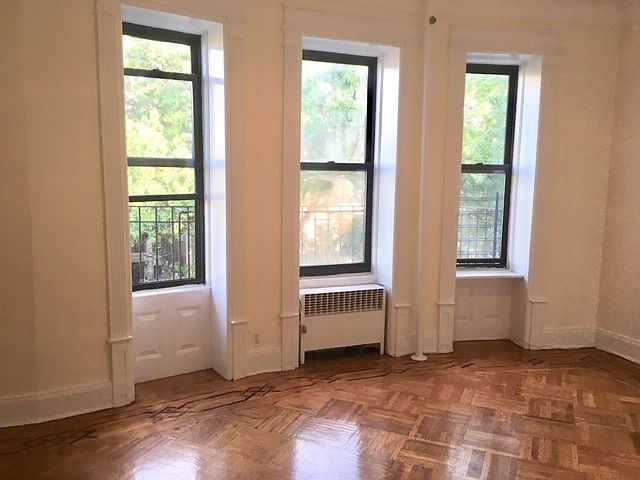 1st image of 404 8th Ave #4B
