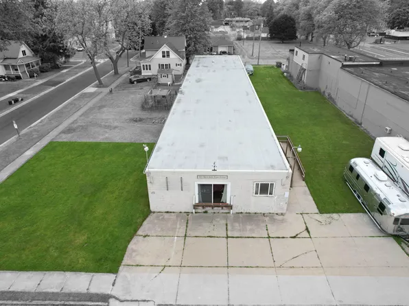 103 S Belle River Ave, Marine City, MI 48039