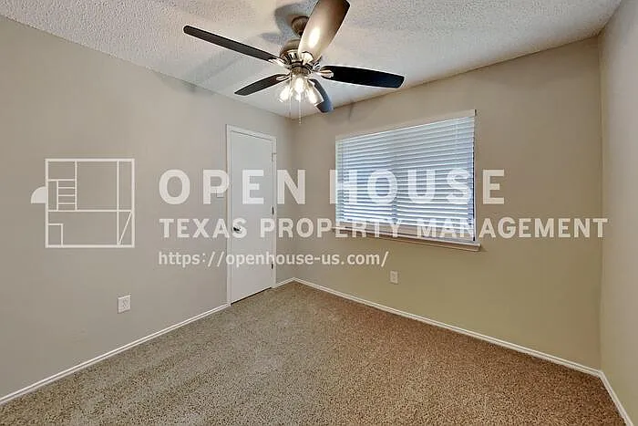 216 Caprock Dr — Photo 15