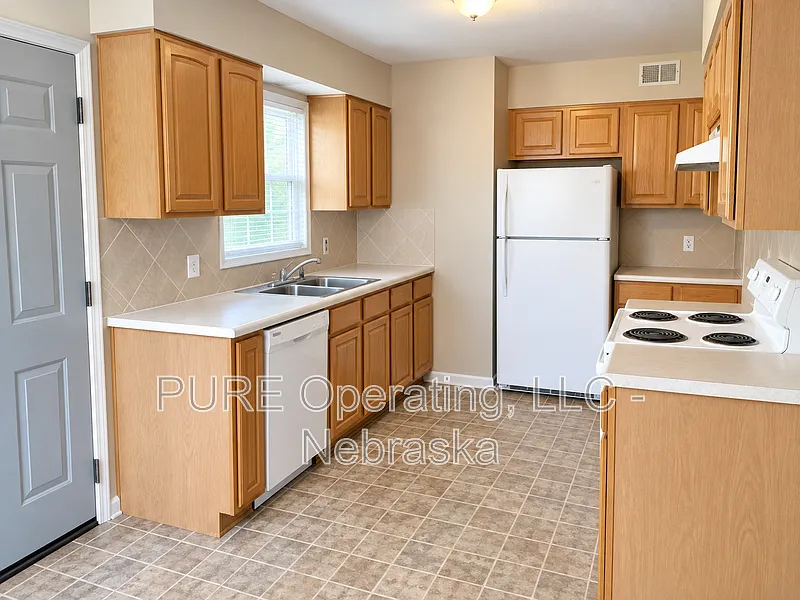 2 bed, 1.0 bath, 1000 sqft, $1,300 — Photo 3