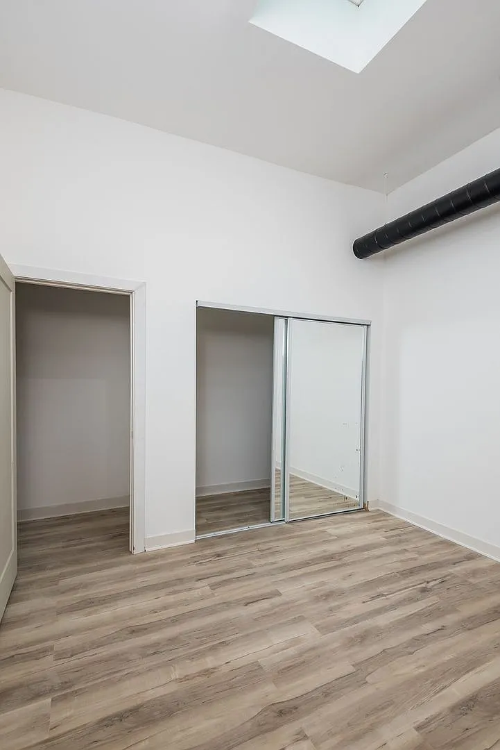 2 bed, $2,400 — Photo 4