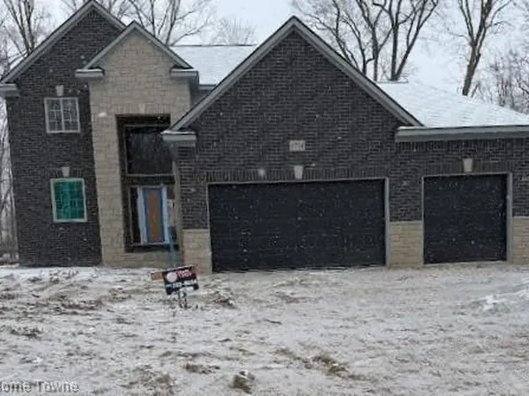 67754 Madeline St, Richmond, MI 48062