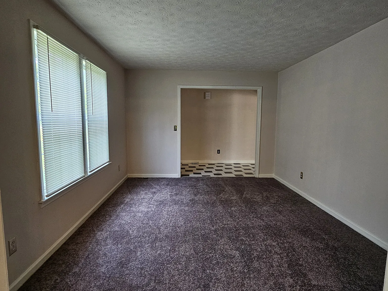 3 bed, 1595 sqft, $2,000 — Photo 3