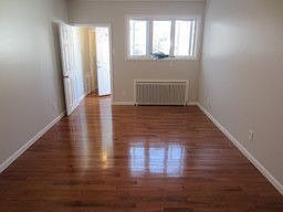 1st image of 3702 Laurel Ave #1