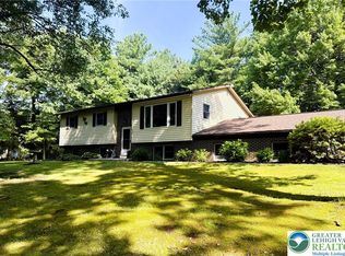 525 Pinewood Rd, Lehighton, PA 18235