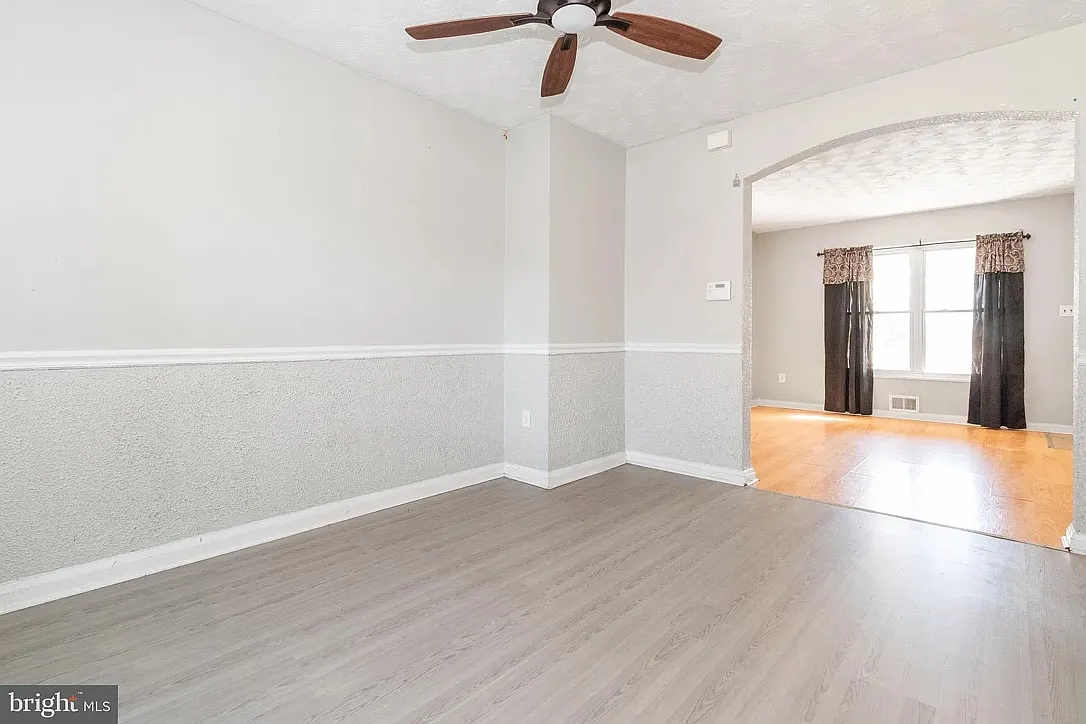 4 bed, 1008 sqft, $2,000 — Photo 3