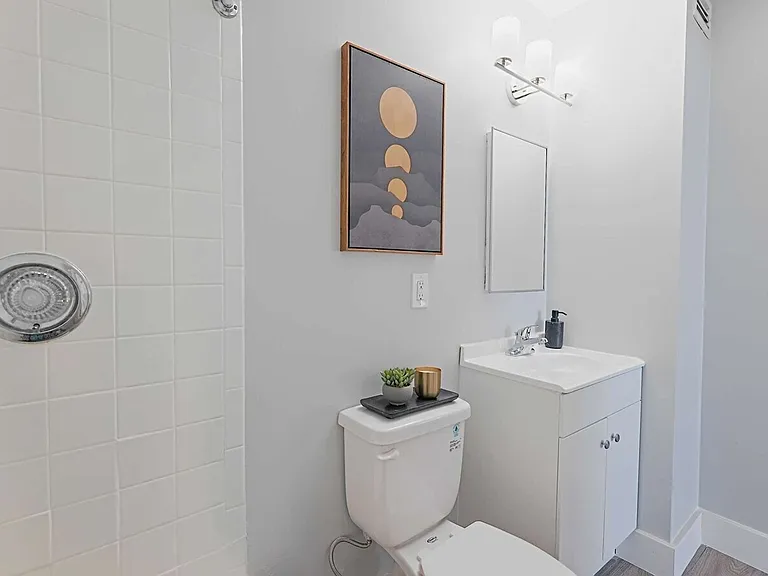 EMR Apartments — Photo 31