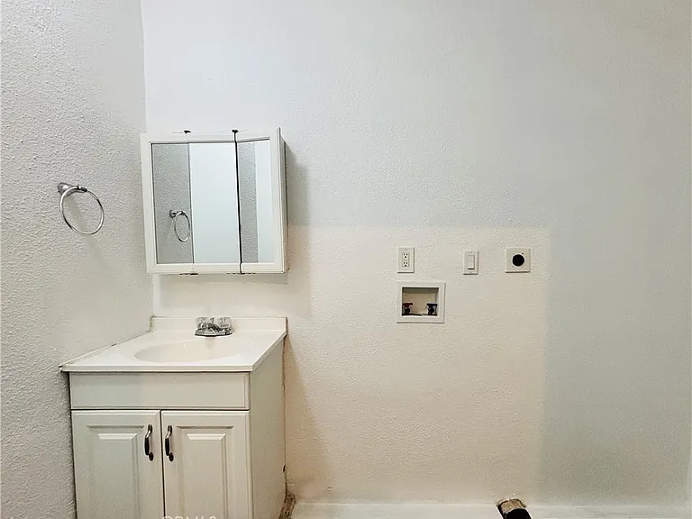 7760 Aspen Ave #A — Photo 3
