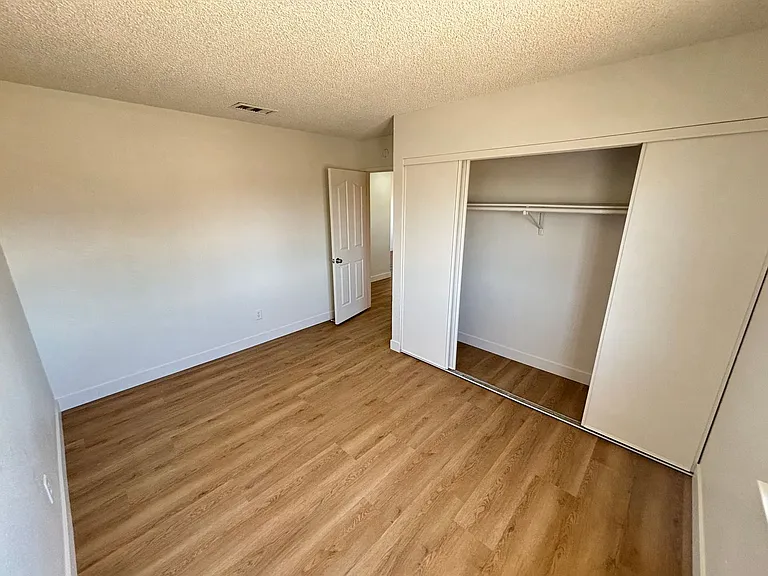 3431 E Cheyenne Ave #C — Photo 13