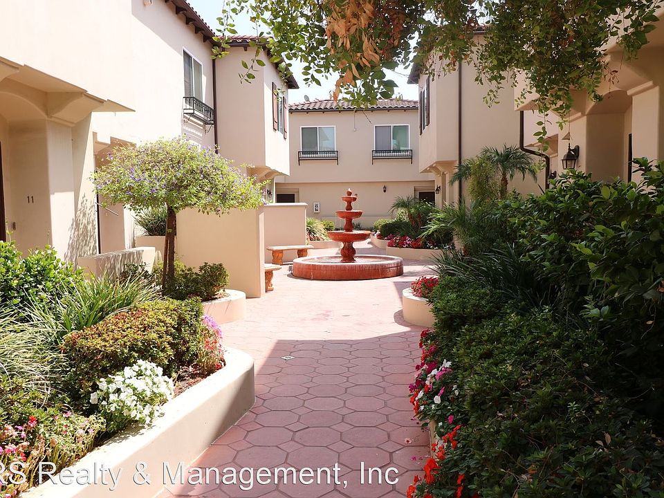 1st image of 5753 N White Oak Ave #16