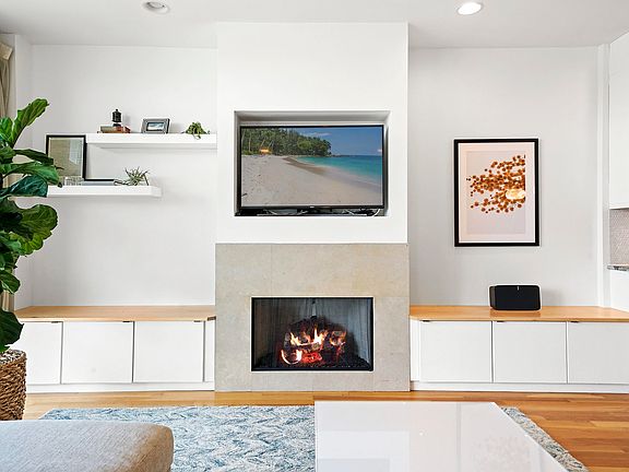 5th image of 2033 N Damen Ave APT 3N