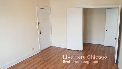 4th image of 2536 N Sawyer Ave APT 414