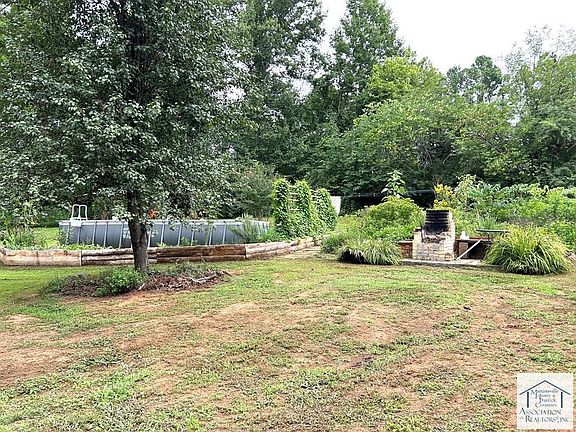 4th image of 179 Evergreen Dr