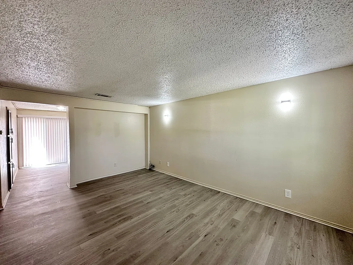 Building Photo - 4807 Rainbow Cir