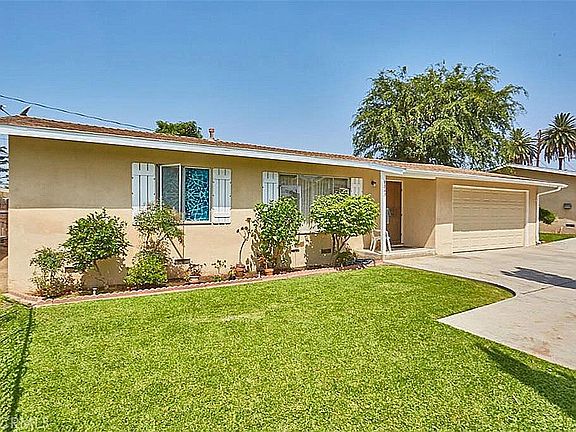 3rd image of 9844 E Lemon Ave