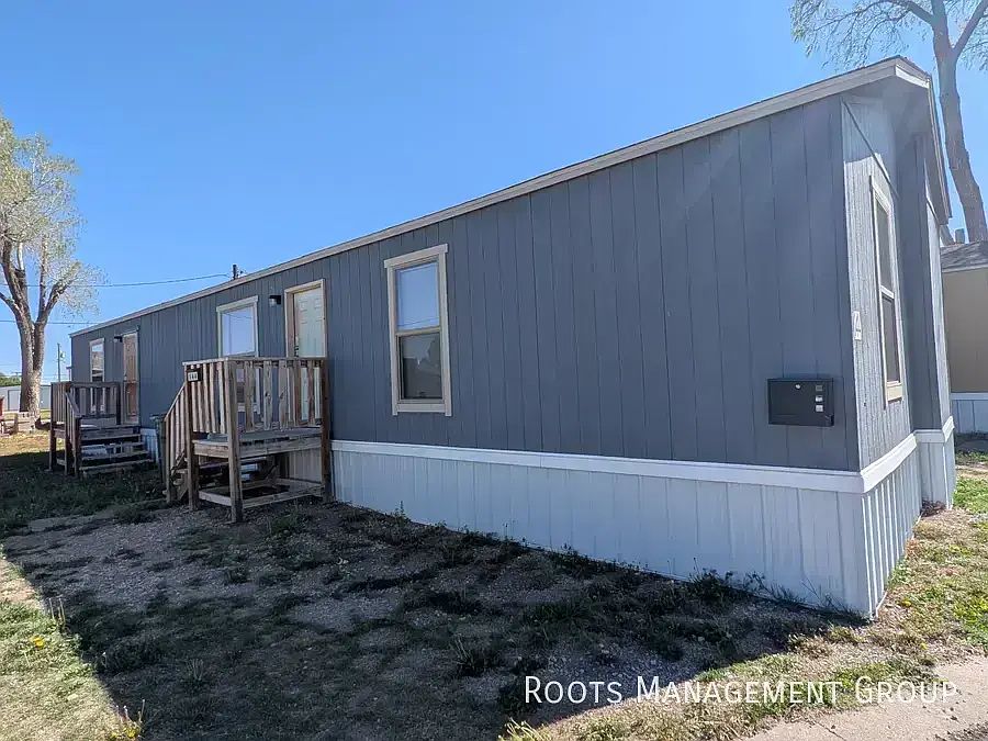 1st image of 700 E 6th St #144