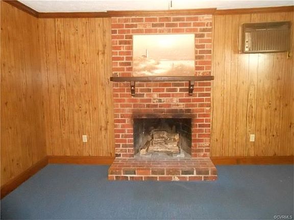 Raised hearth/fireplace