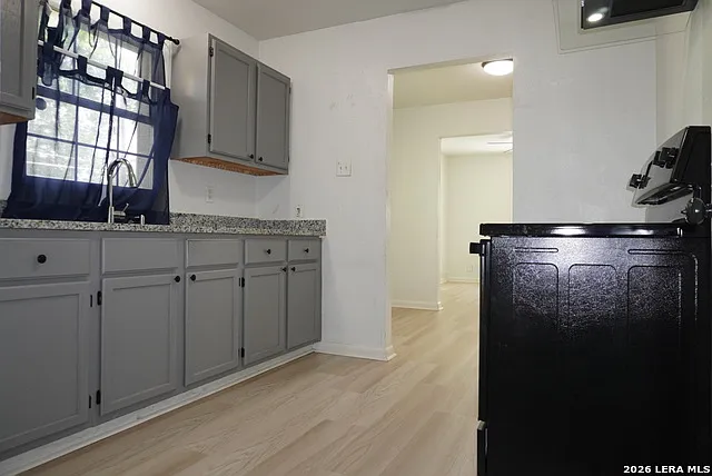 230 Goforth Dr — Photo 5