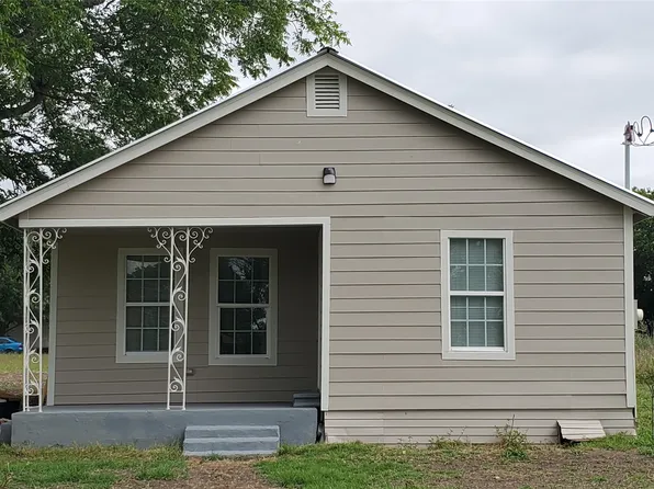503 E Cockrell St, Celeste, TX 75423