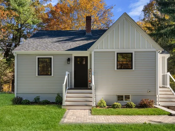 28 Sylvan Ct, Abington, MA 02351