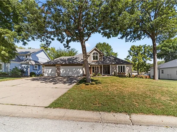 139 The Woodlands Dr, Kansas City, MO 64119