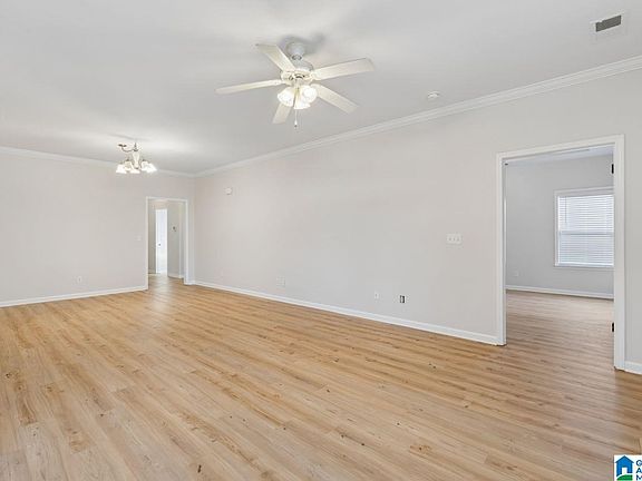 4th image of 1039 Pine Valley Dr