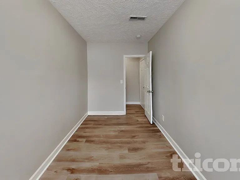 649 Belgium Dr — Photo 12