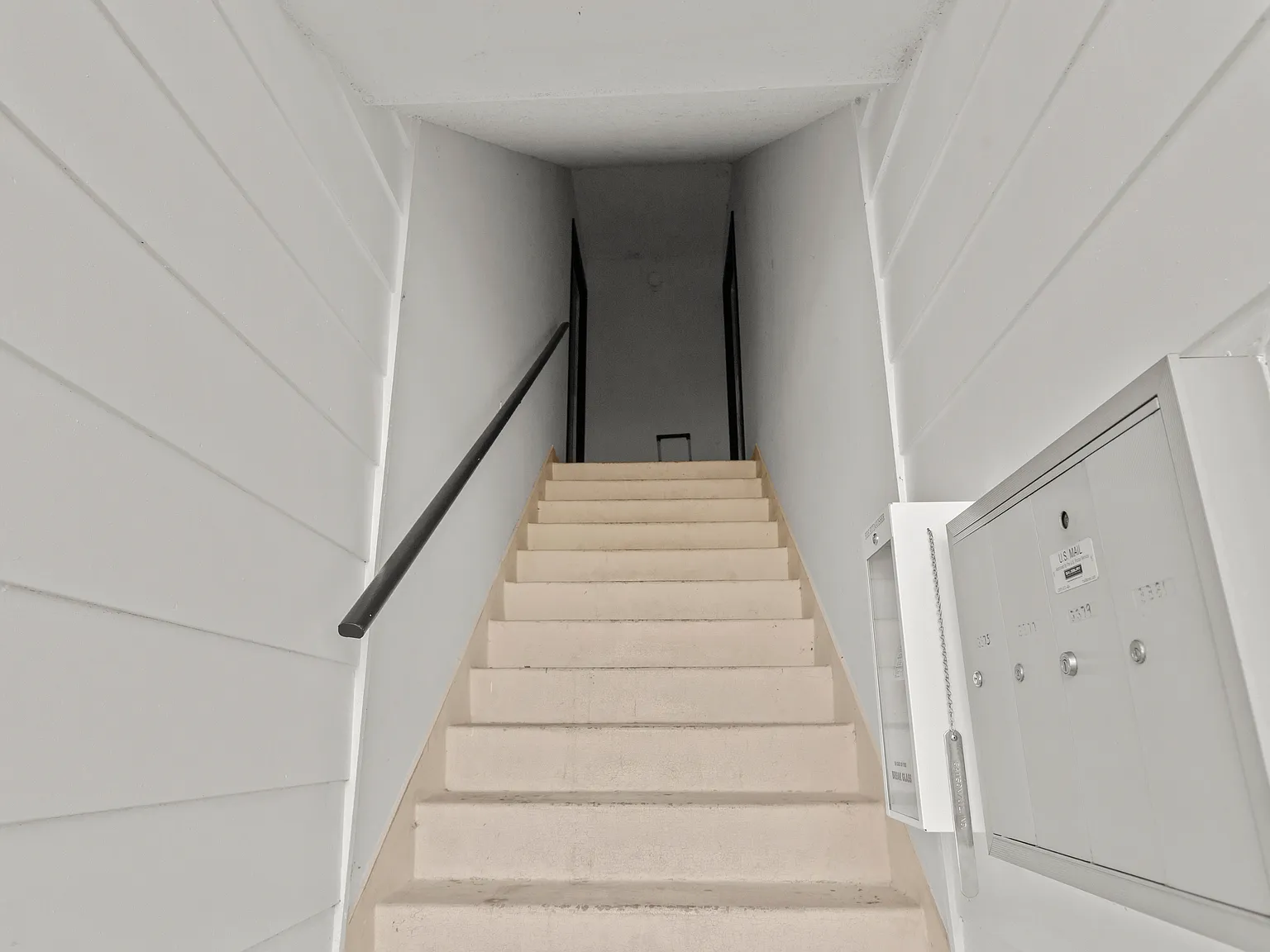 1 bed, 700 sqft, $1,900 — Photo 2