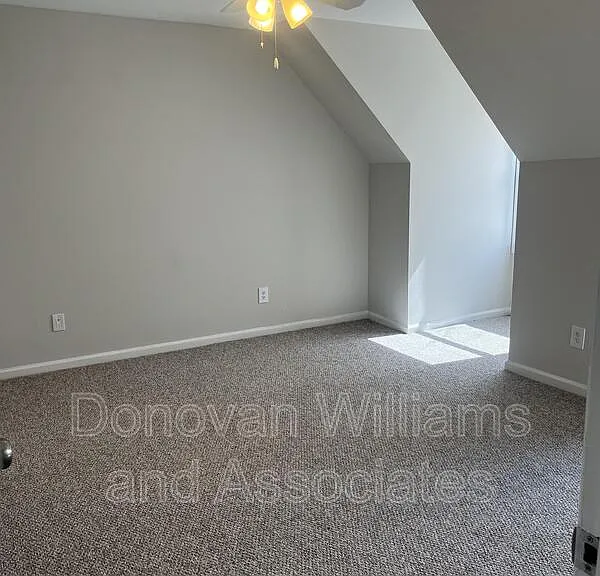 135 E Wilson Ave #E — Photo 23