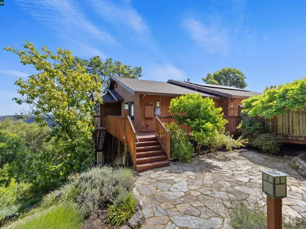 19 Las Piedras, Orinda, CA 94563