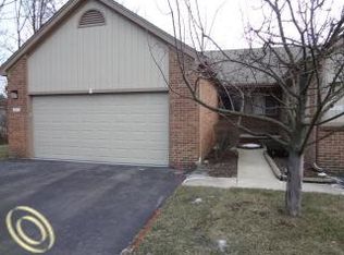 46950 Country Ln, Macomb, MI 48044